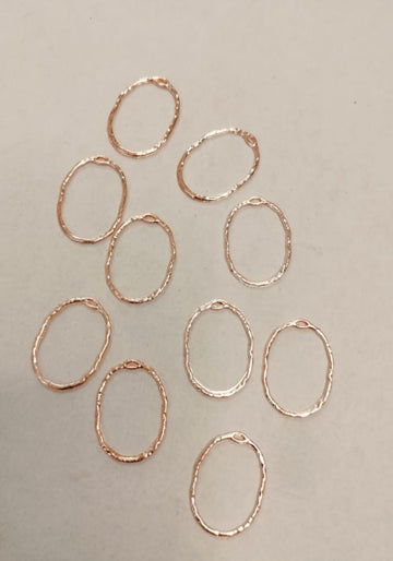 Rose gold oval bezel