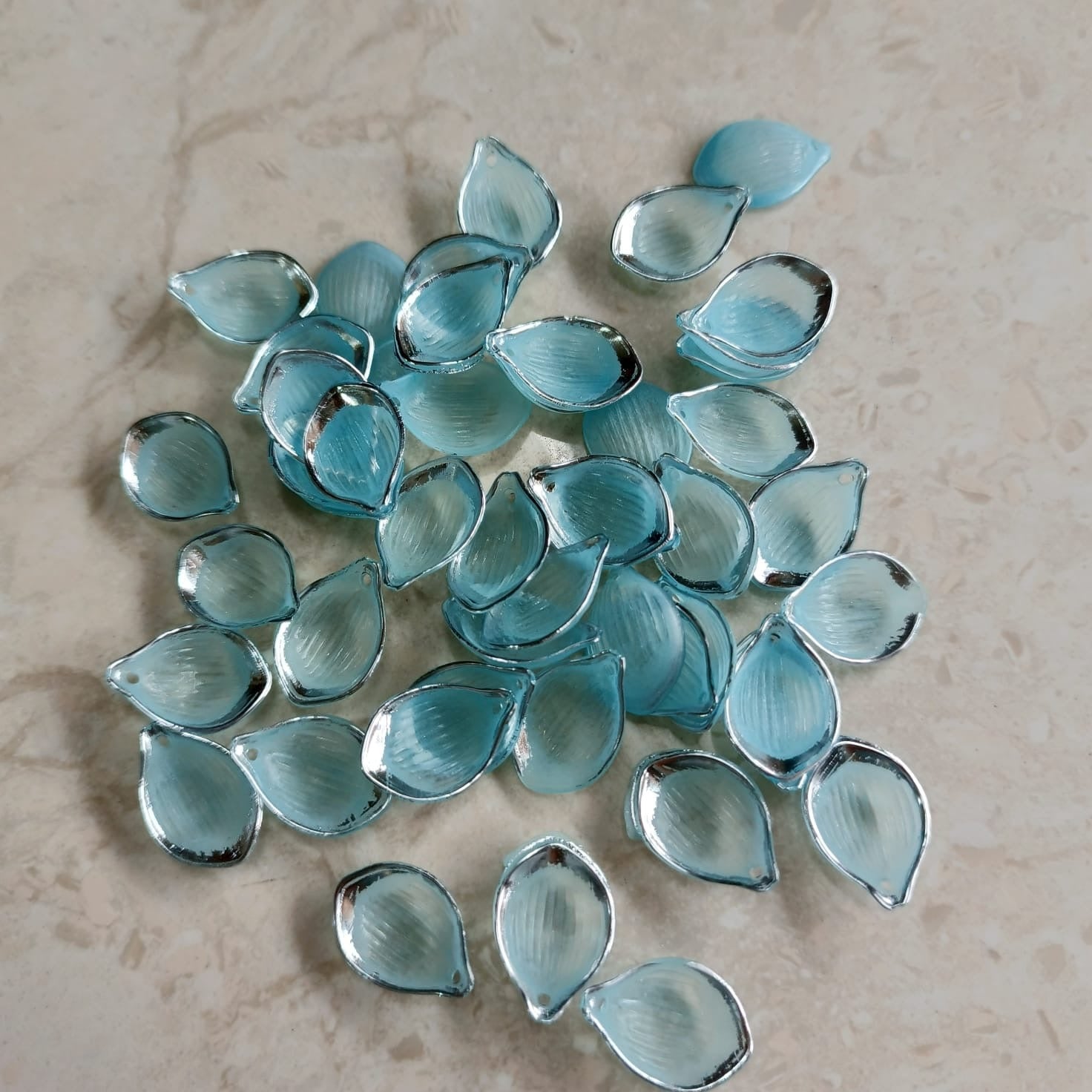 Acrylic petals for flower