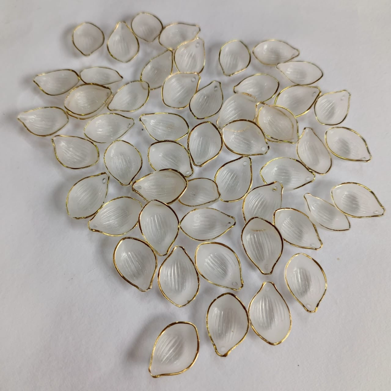 Acrylic petals for flower