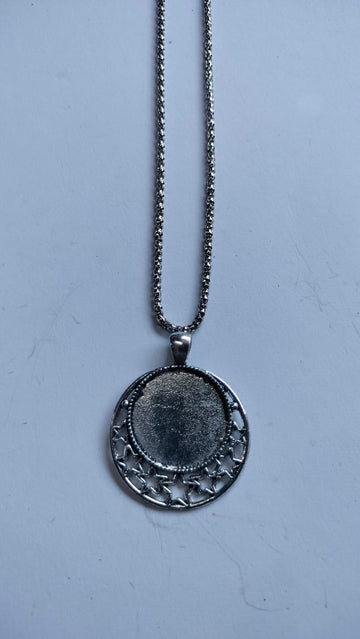 Antique Silver Chain Pendant Bezel Set