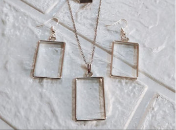 Earring pendant bezel set golden