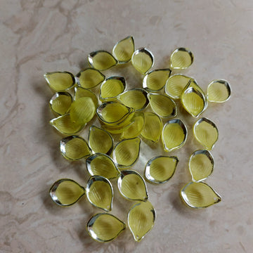 Acrylic petals for flower