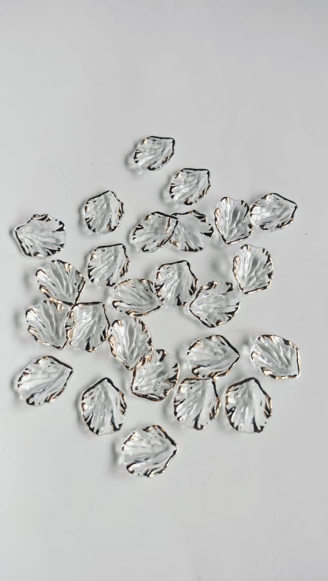 Acrylic leaf petals
