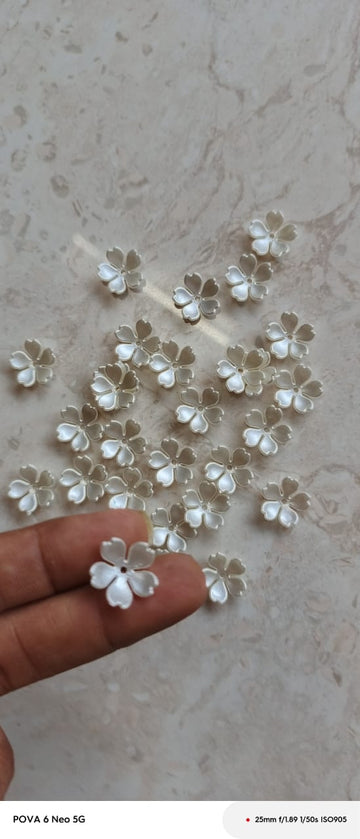 White  flower beads
